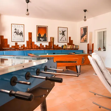 Πανσιόν Moravian Garden House Adults Only 3*
